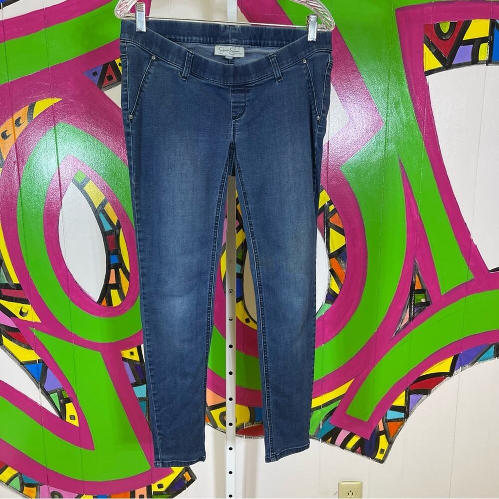 Jessica Simpson Maternity, Skinny Jeans. Size Medium. Good used condition!